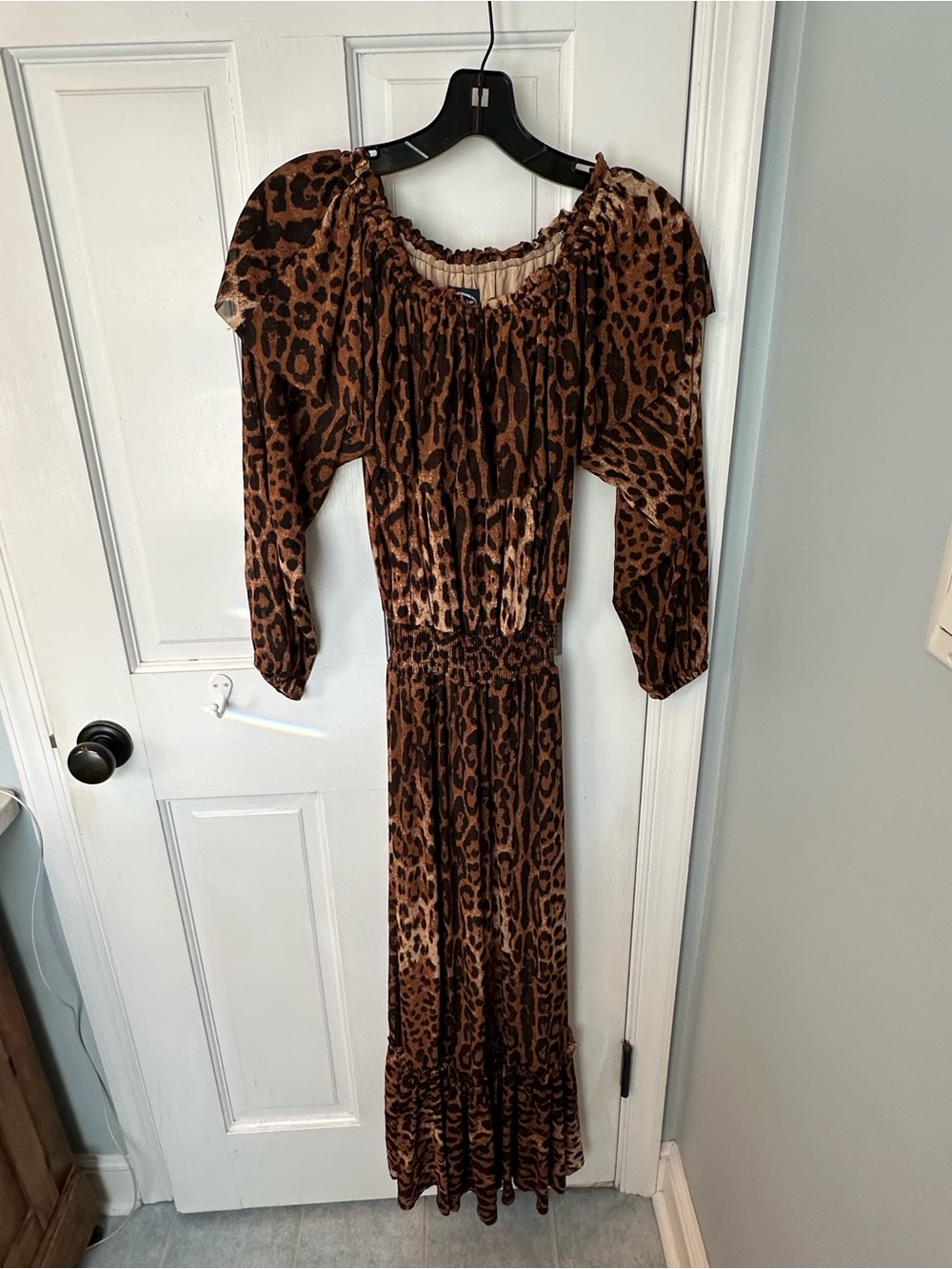 Scoop leopard off the shoulder dress. Size XS